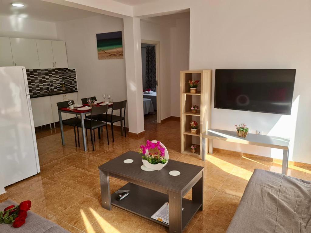 Franmay Apartments - 7 Modern Apartments Near The Beach & City, Perfect For Nomads, Travellers, Families, Watersports! Санта Мария Екстериор снимка